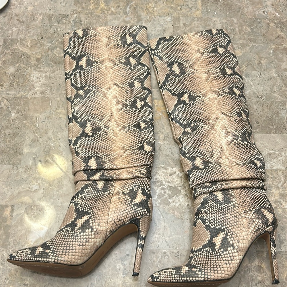 Vince Camuto Snake Boots Sz 6 1/2
